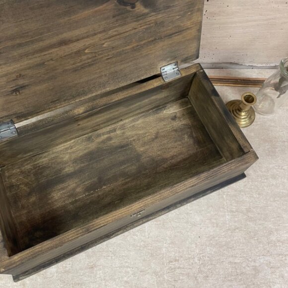 Small unique upcycled wood chest for jewelry and letters_ Home decor_ - Picture 4 of 4